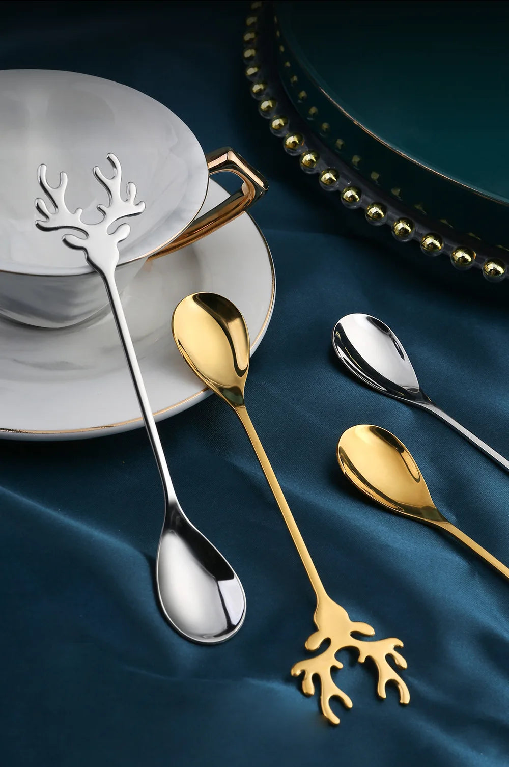 4PCS Christmas Elk Head Stainless Steel Coffee Spoons – Festive Table Decor & Holiday Gifts