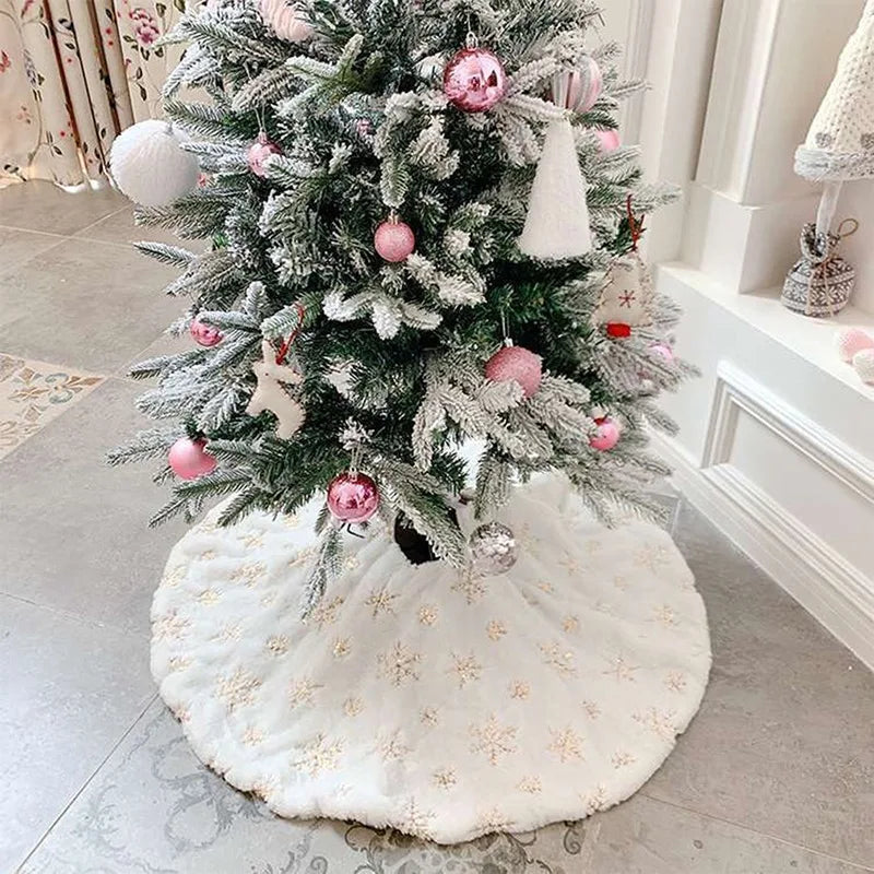 Plush Christmas Tree Skirt - Faux Fur Base Cover with White Snowflakes, Available in 78 & 122cm for a Luxurious Xmas Tree Foundation